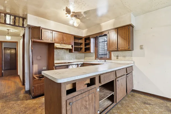 $159,950 | 1633 Downs Drive, Calumet City, IL 60409