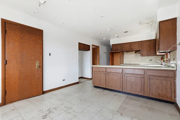 $159,950 | 1633 Downs Drive, Calumet City, IL 60409
