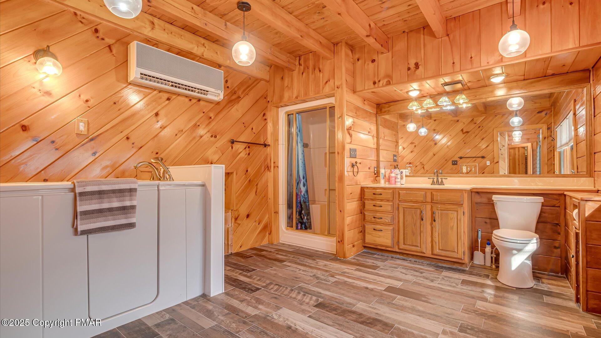 122 Meadow View Road Shohola, PA 18458 - Photo 26 of 69 25-Primary Suite_ Bath