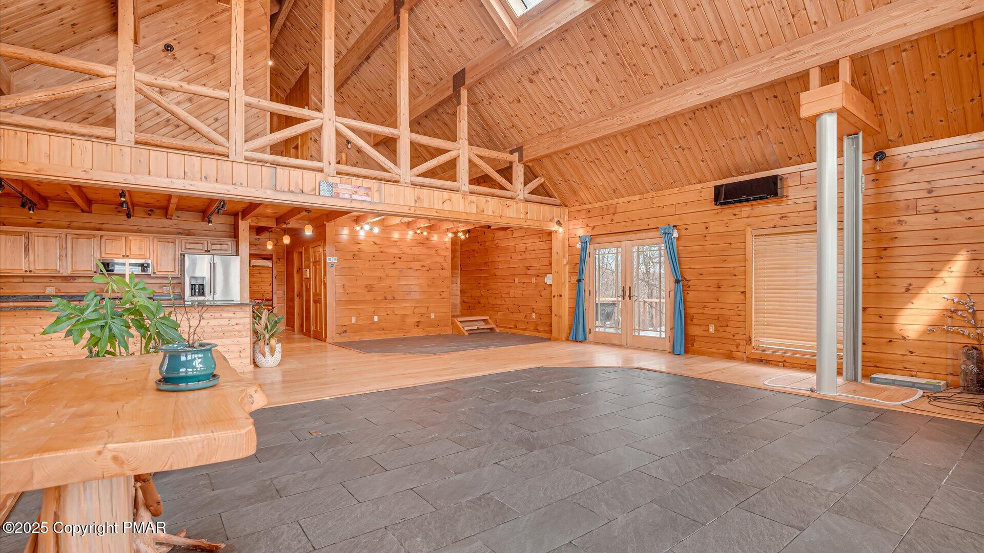 06-Great Room, Kitchen, Loft