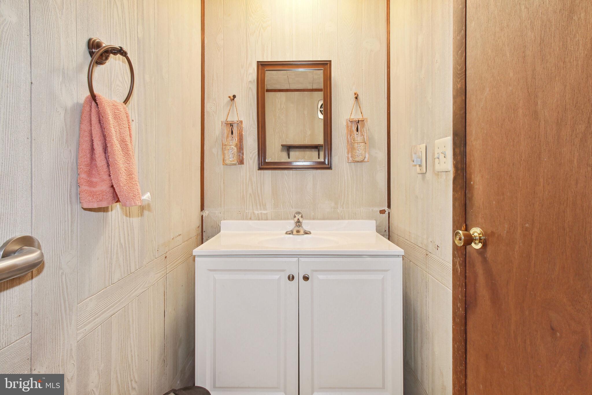422 Quaker Hill Road Union Bridge, MD 21791 - Photo 20 of 31 Hall 1/2 bathroom