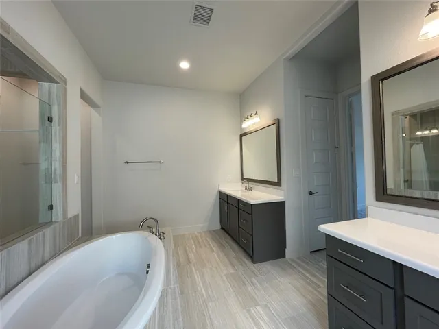 $2,850 | 149 Night Bloom Path, Liberty Hill, TX 78642