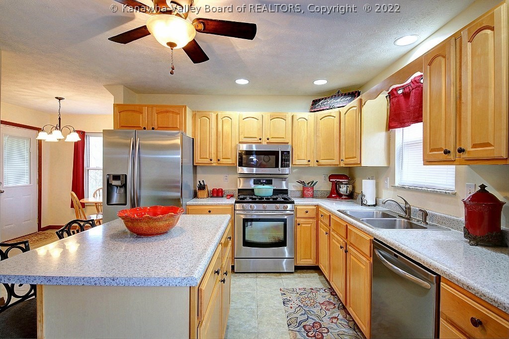 3019 Shadyside Road St. Albans, WV 25177 - Photo 7 of 30 Gallery Image 7