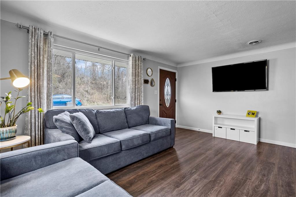 130 Strasser Road Greensburg, PA 15601 - Photo 4 of 22 Gallery Image 4
