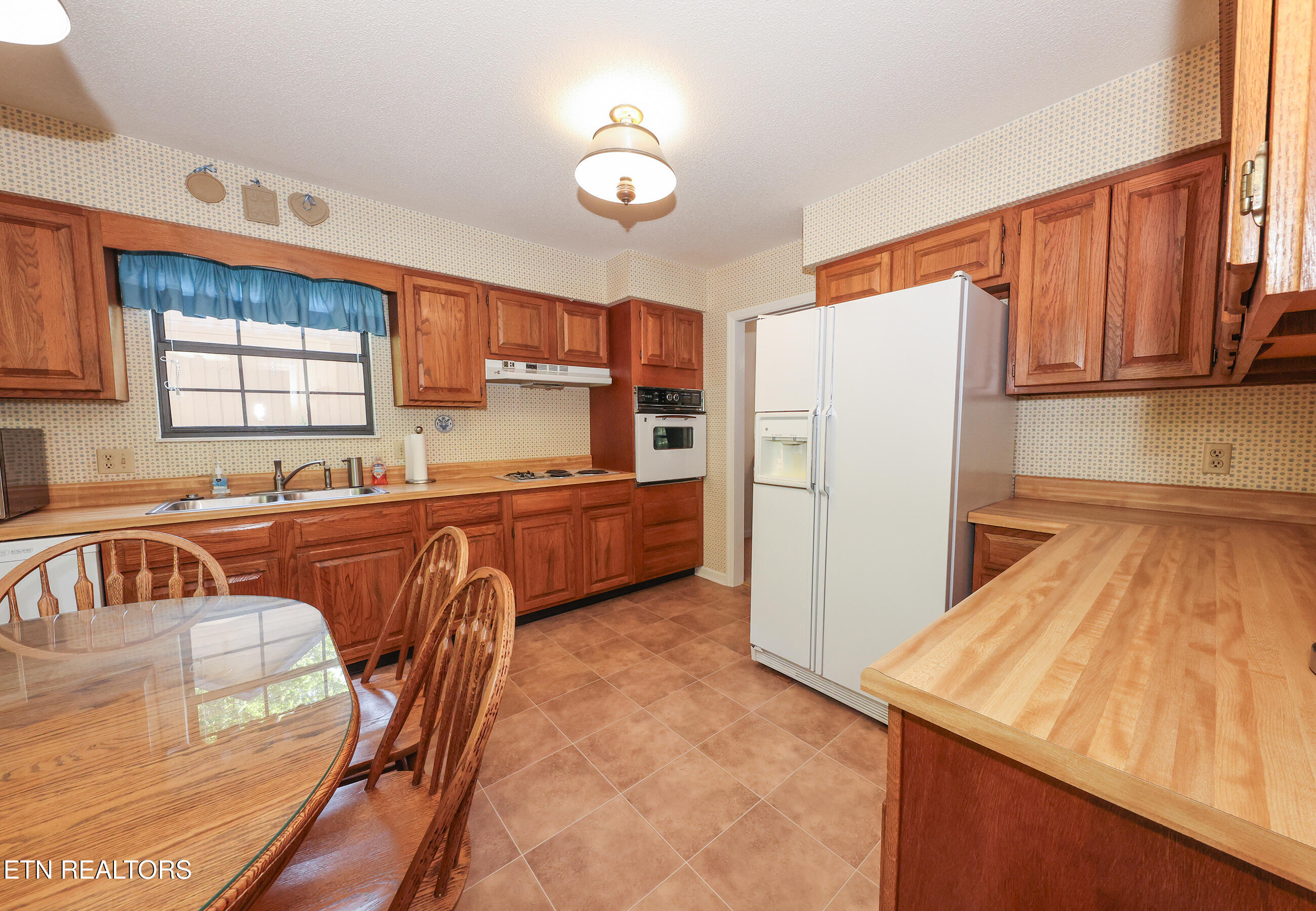 105 Claymore Lane Oak Ridge, TN 37830 - Photo 16 of 55 kitchen2