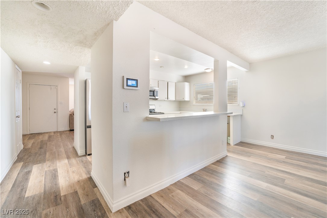 212 Huntly Road Las Vegas, NV 89145 - Photo 7 of 27 Gallery Image 7