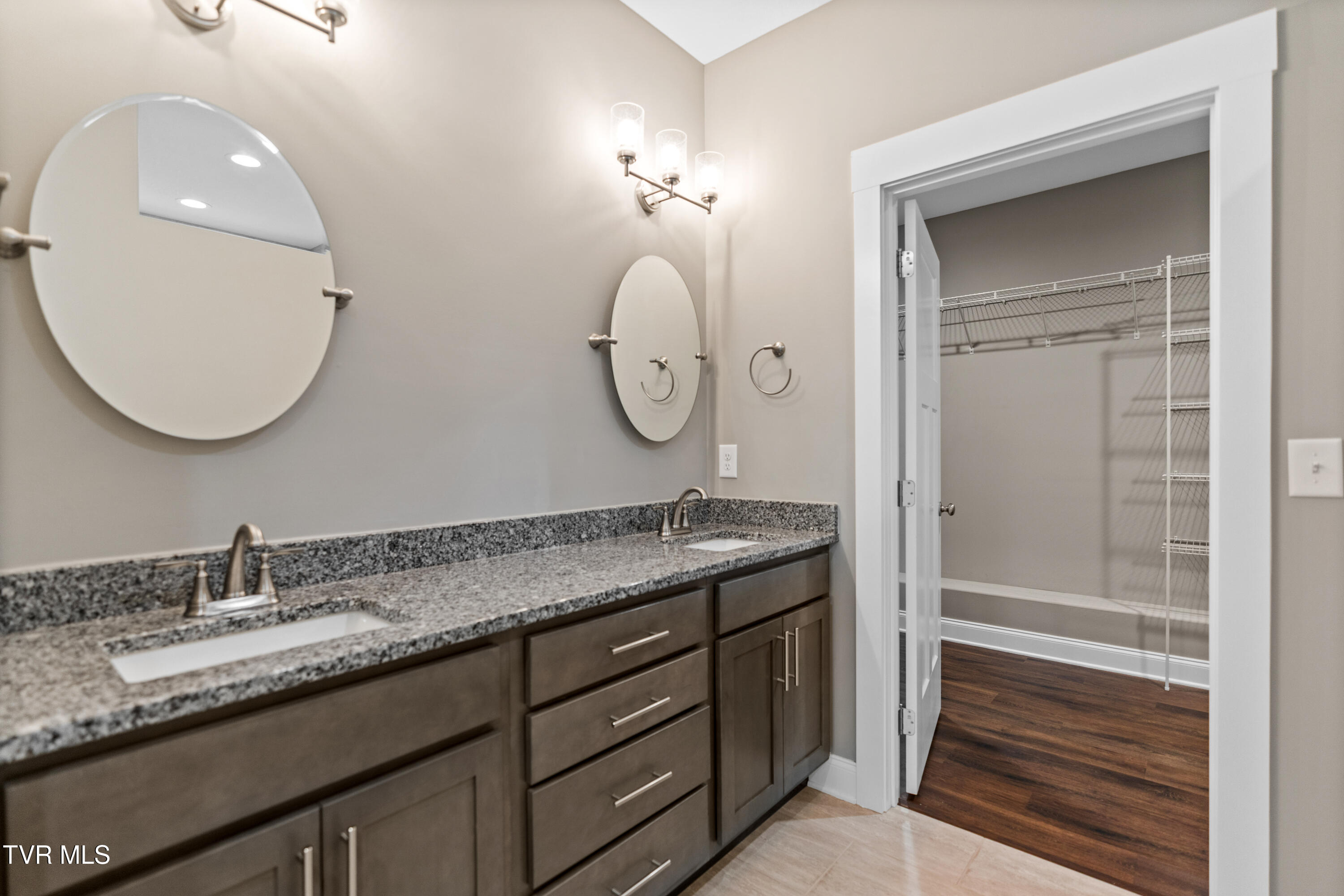 957 Riddle Ridge Jonesborough, TN 37659 - Photo 23 of 32 DSC08511