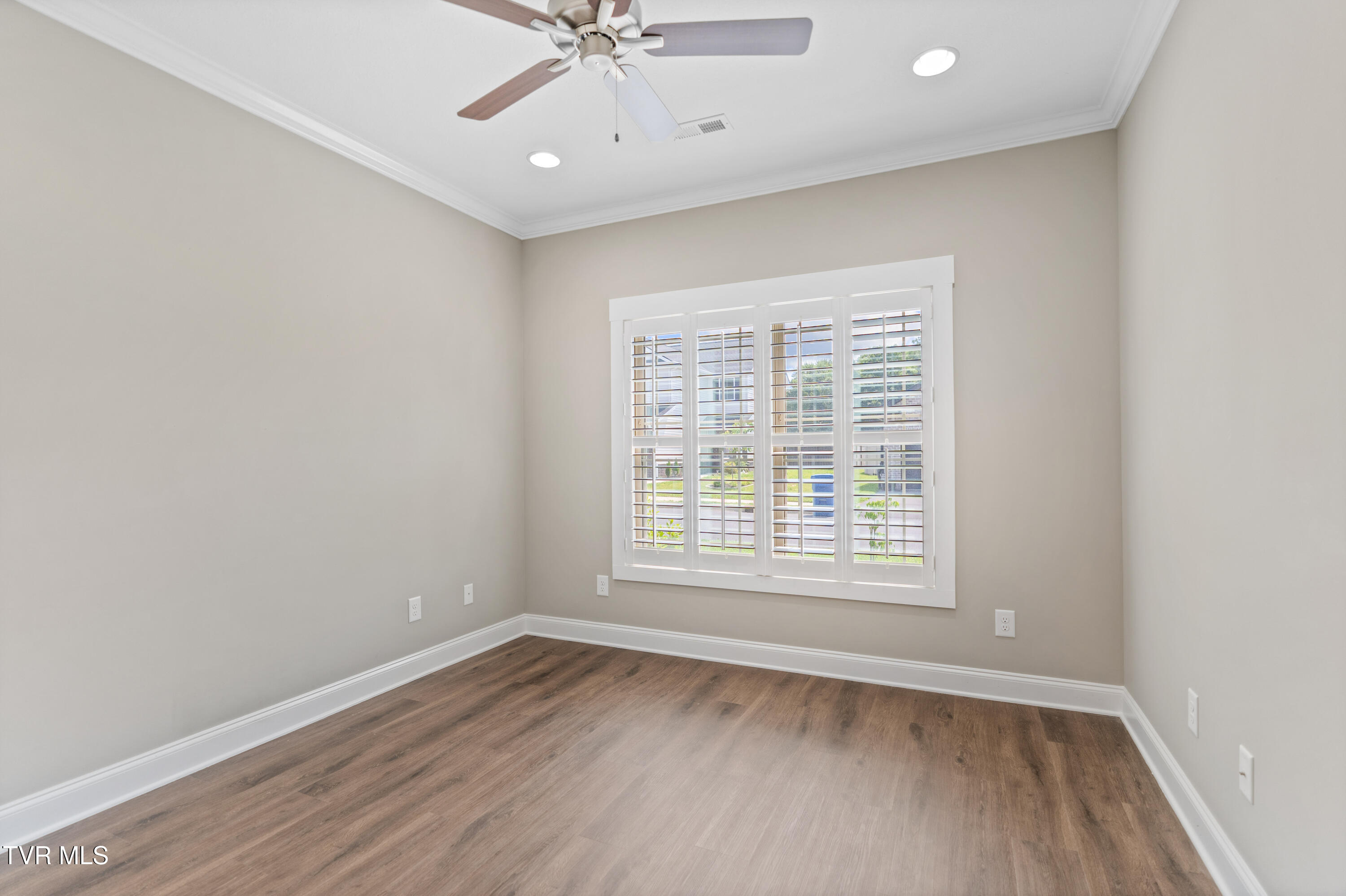 957 Riddle Ridge Jonesborough, TN 37659 - Photo 4 of 32 DSC08452