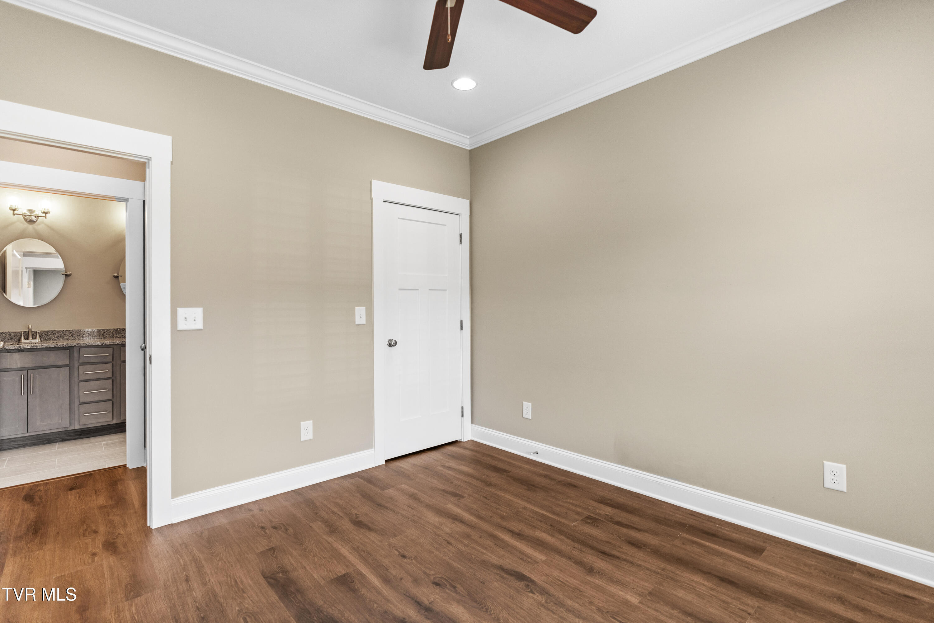957 Riddle Ridge Jonesborough, TN 37659 - Photo 5 of 32 DSC08455