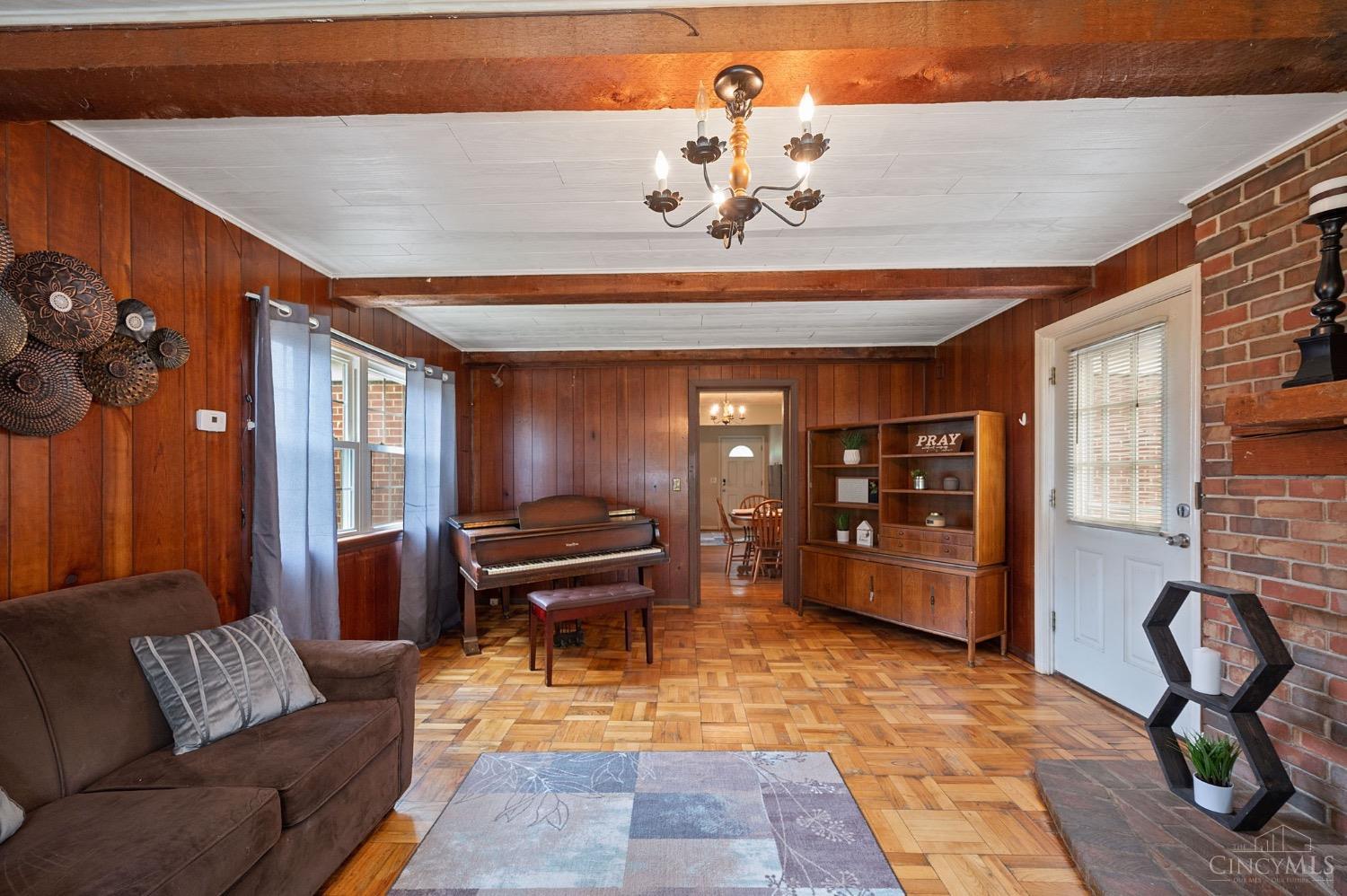 2271 Townhill Road Cincinnati, OH 45238 - Photo 9 of 25 Gallery Image 9