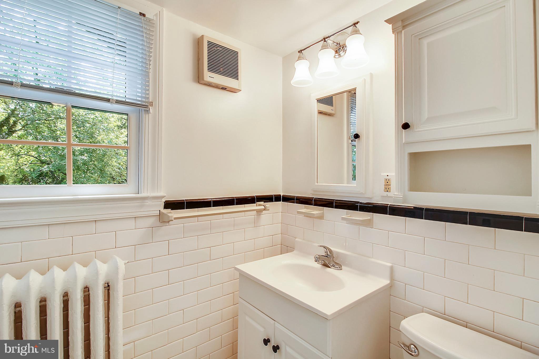 8406 Houston Street Silver Spring, MD 20910 - Photo 14 of 29 Bath
