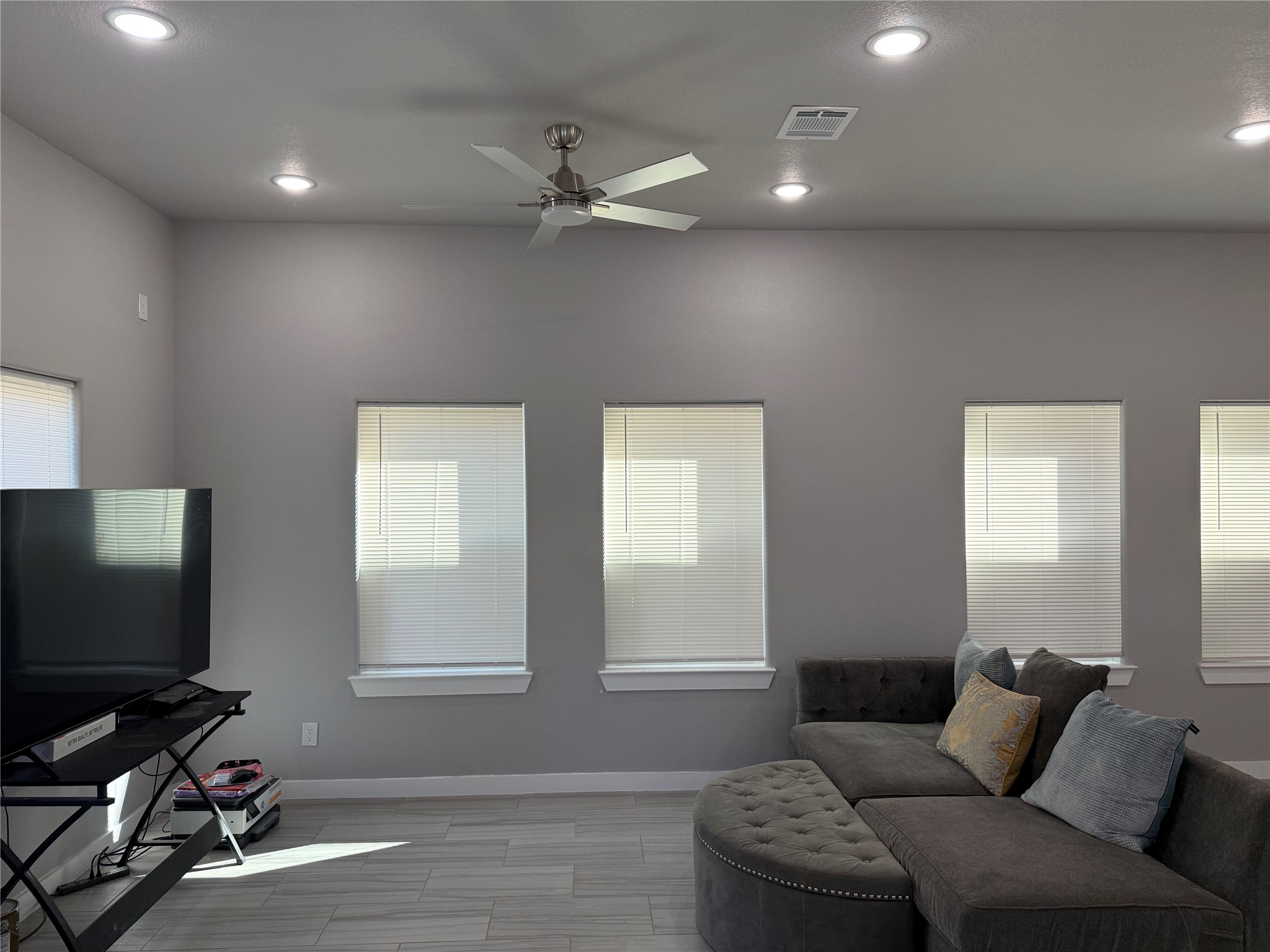 215 South 7th Street Beasley, TX 77417 - Photo 6 of 16 a living room with furniture and a flat screen tv