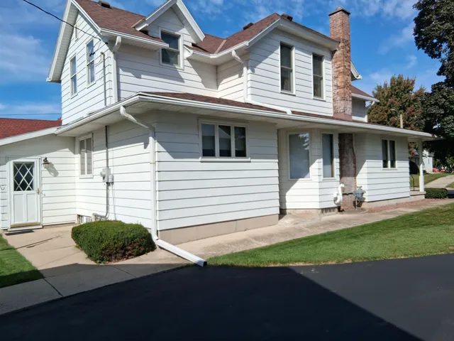 $369,900 | 118 Main Street, Arlington, WI 53911