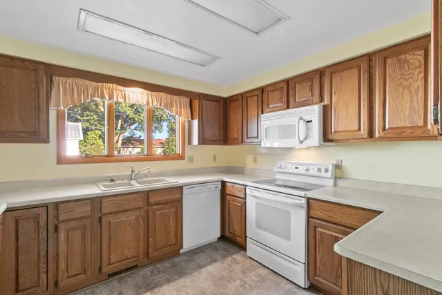 $369,900 | 118 Main Street, Arlington, WI 53911