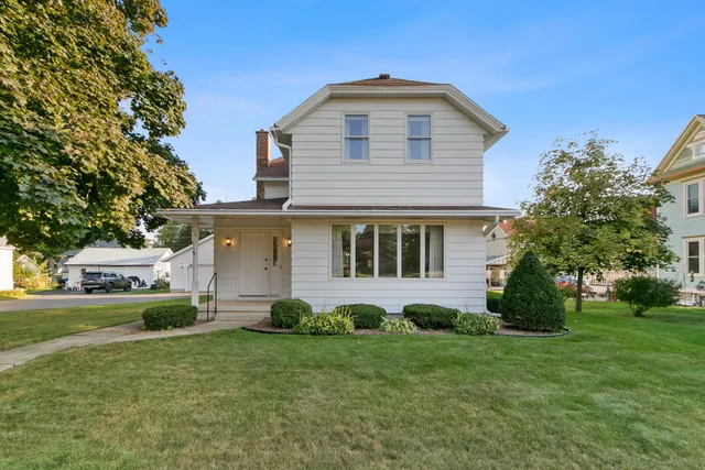 $369,900 | 118 Main Street, Arlington, WI 53911