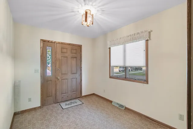 $369,900 | 118 Main Street, Arlington, WI 53911