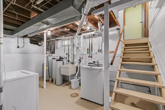 $369,900 | 118 Main Street, Arlington, WI 53911