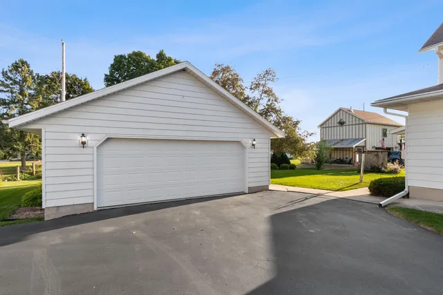 $369,900 | 118 Main Street, Arlington, WI 53911