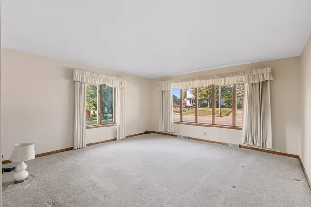 $369,900 | 118 Main Street, Arlington, WI 53911