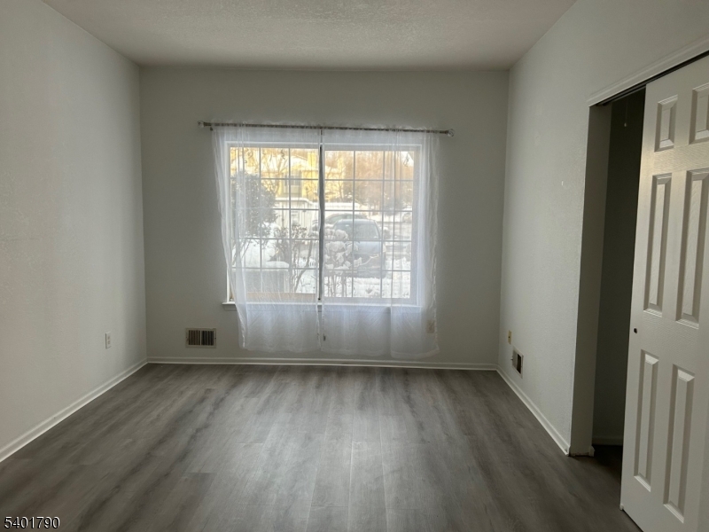 65 Wentworth Road Bedminster, NJ 07921 - Photo 9 of 18