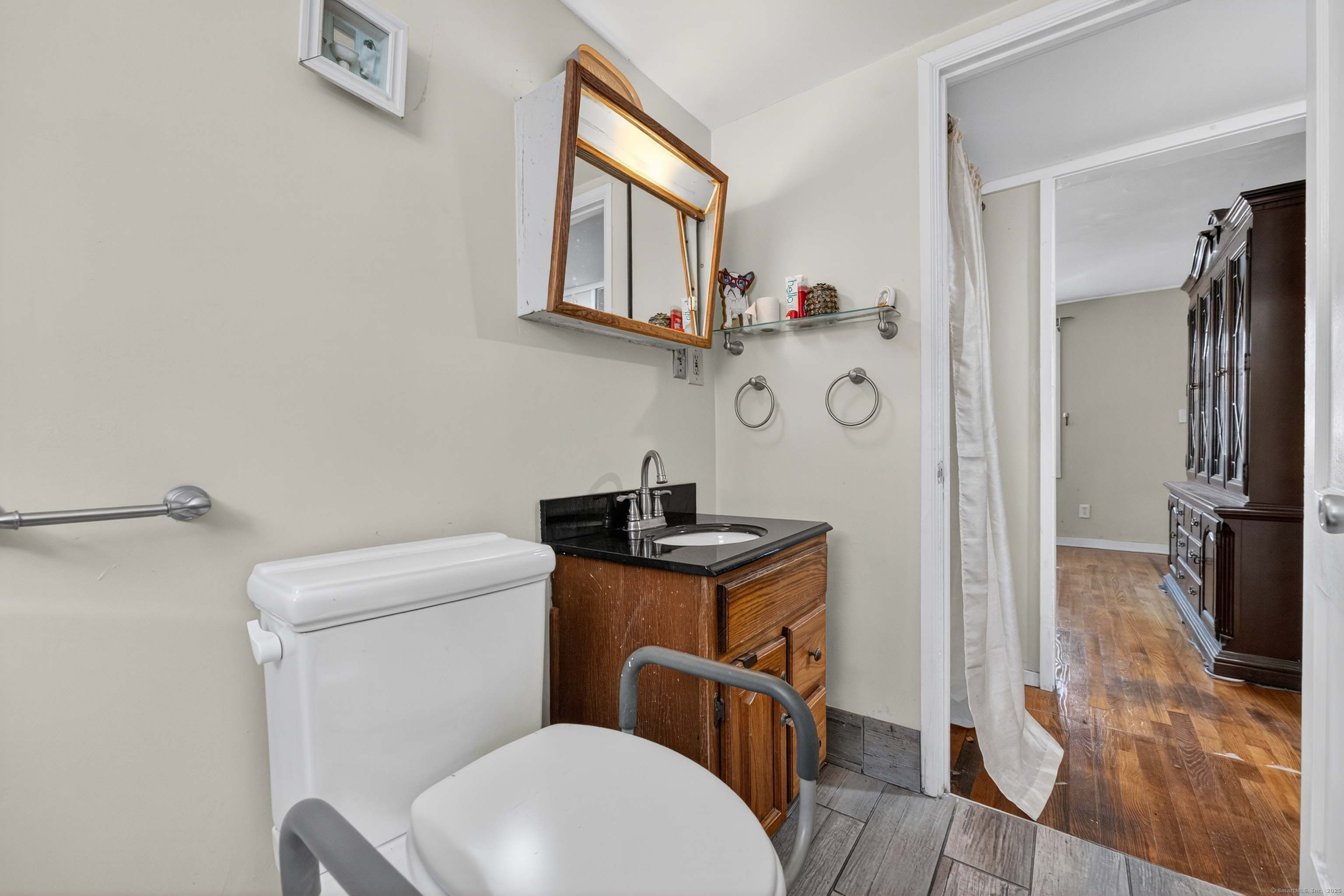 97 Boothbay Street Bloomfield, CT 06002 - Photo 11 of 34