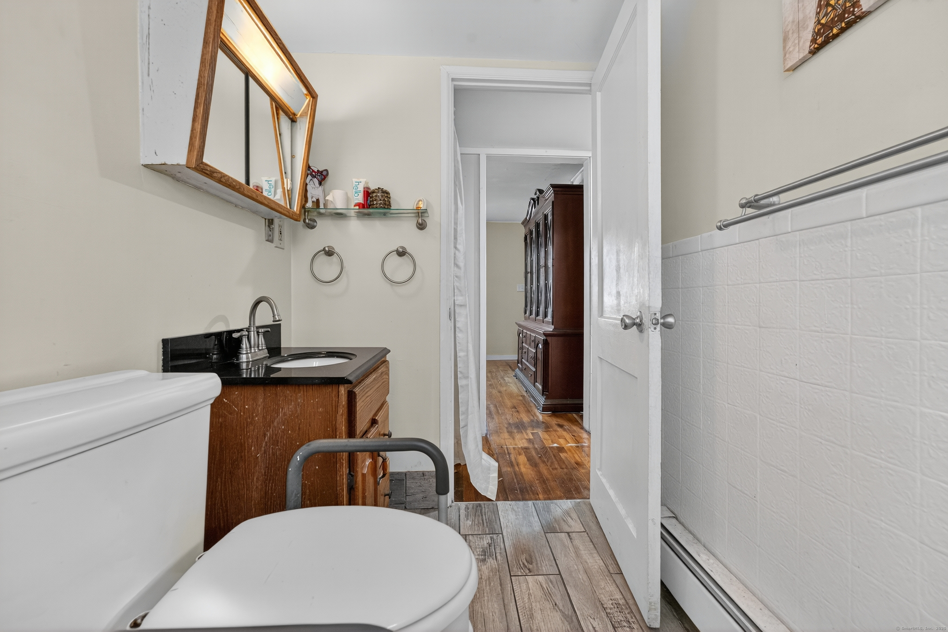 97 Boothbay Street Bloomfield, CT 06002 - Photo 12 of 34