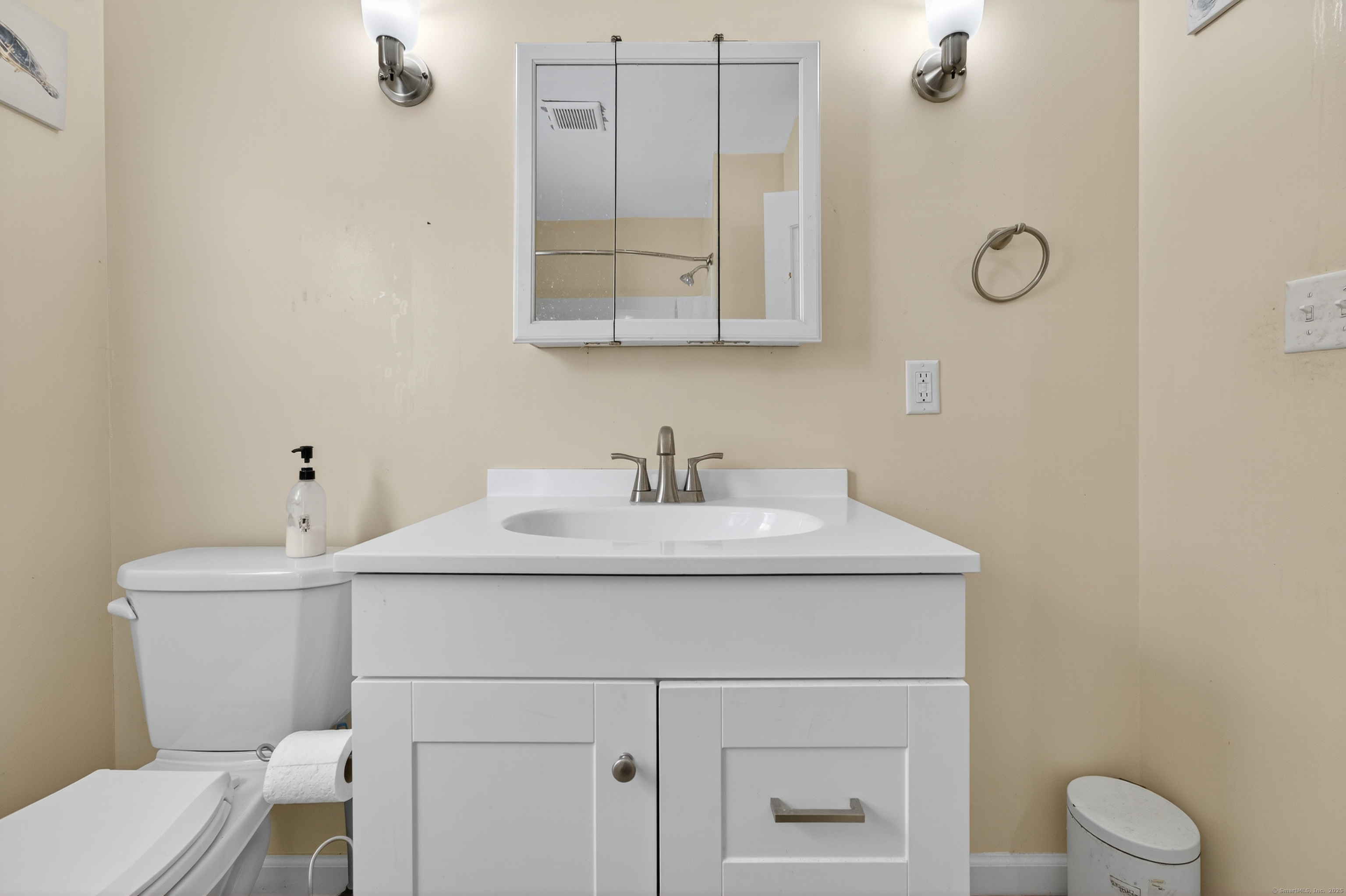 97 Boothbay Street Bloomfield, CT 06002 - Photo 14 of 34