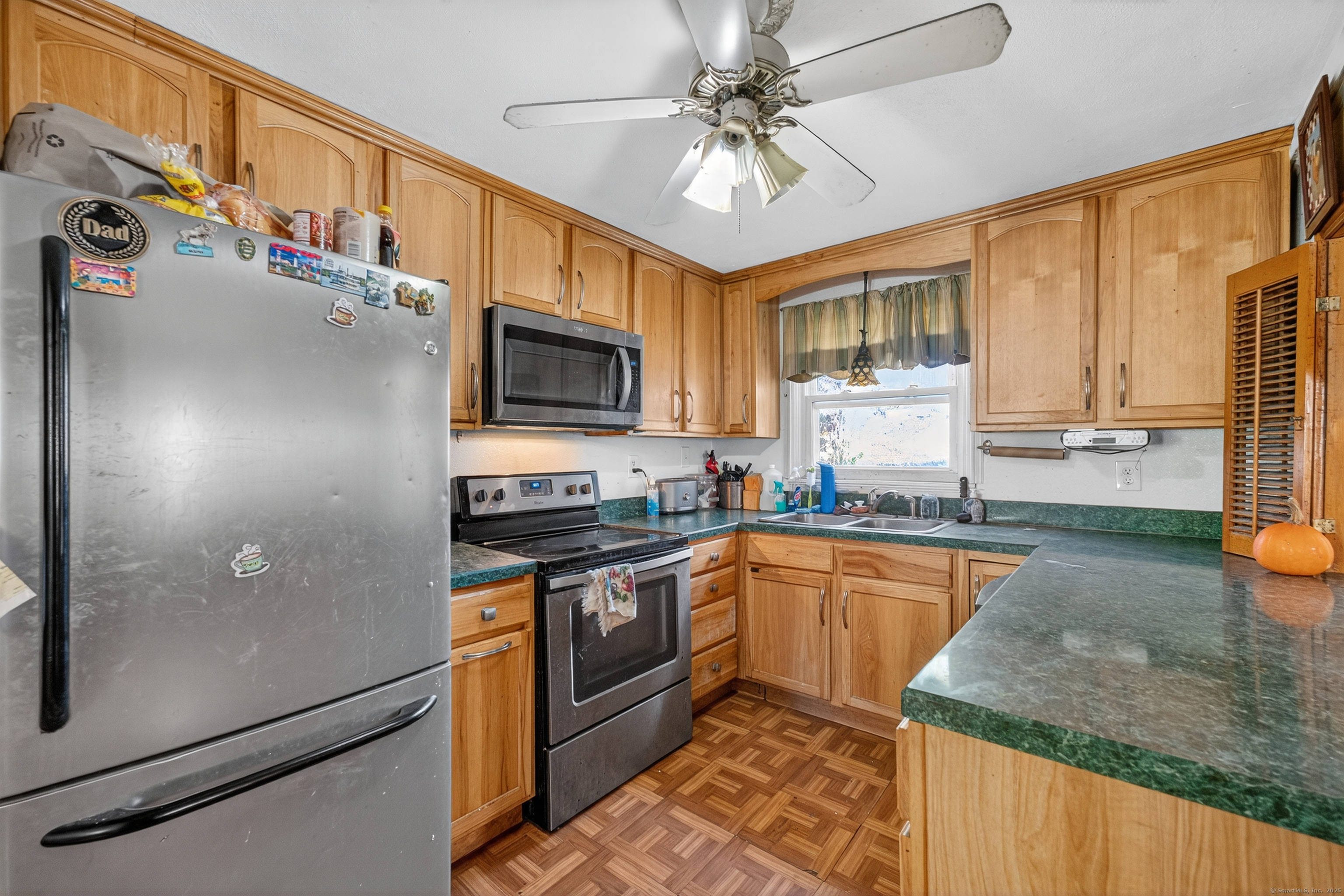 97 Boothbay Street Bloomfield, CT 06002 - Photo 9 of 34