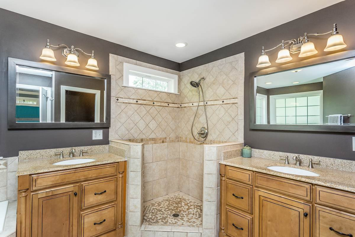 618 Glascock Street Raleigh, NC 27604 - Photo 18 of 29 Master Bath/Spa