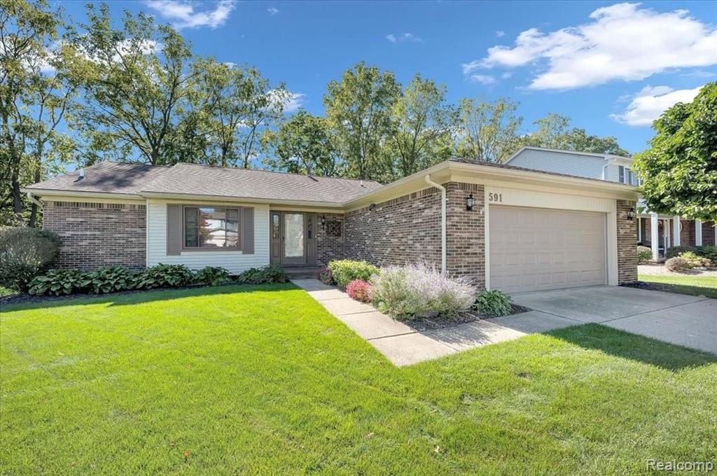 591 Kentucky Drive Rochester Hills, MI 48307 - Photo 1 of 24
