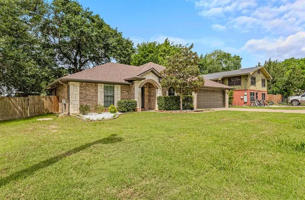 $450,000 | 129 Donna Drive, Gun Barrel City, TX 75156