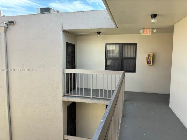 $2,500 | 1121 Southwest 122nd Avenue, Unit 414, Miami, FL 33184