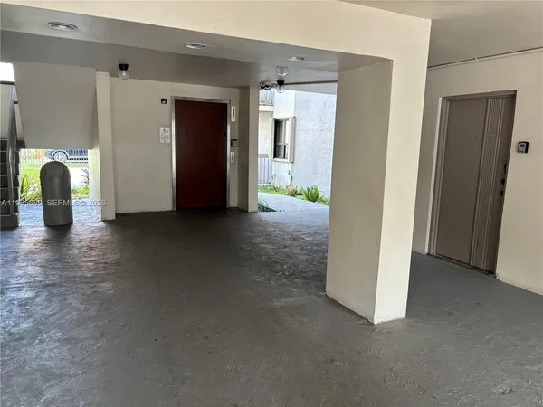 $2,500 | 1121 Southwest 122nd Avenue, Unit 414, Miami, FL 33184