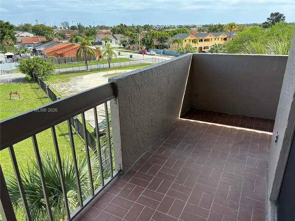 $2,500 | 1121 Southwest 122nd Avenue, Unit 414, Miami, FL 33184