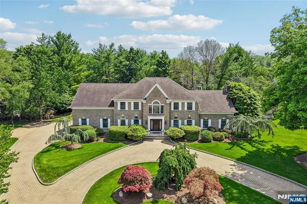 $2,675,000 | 41 Sunflower Drive, Upper Saddle River, NJ 07458