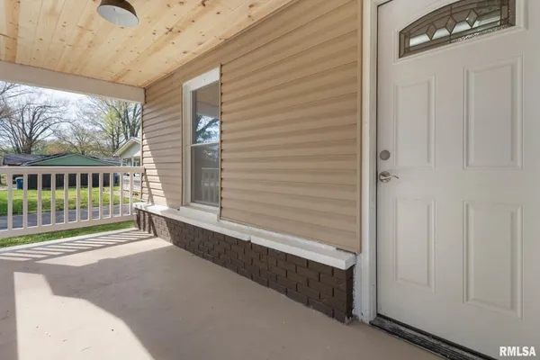 $190,000 | 503 West Reed Street, Benton, IL 62812