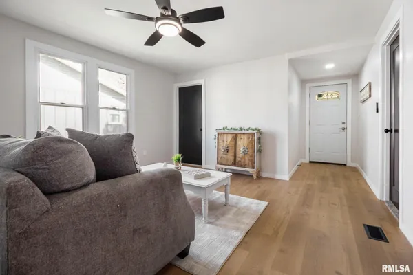 $190,000 | 503 West Reed Street, Benton, IL 62812