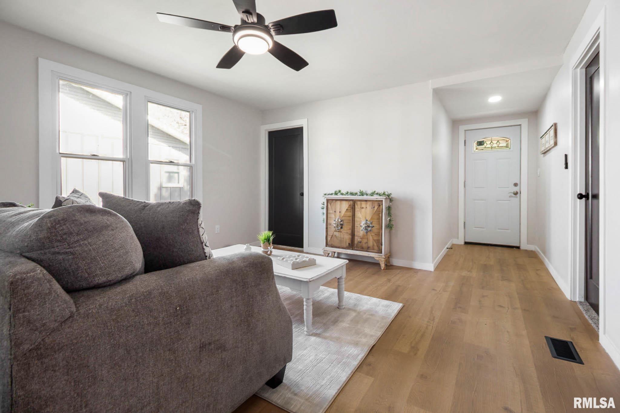 503 West Reed Street Benton, IL 62812 - Photo 6 of 28