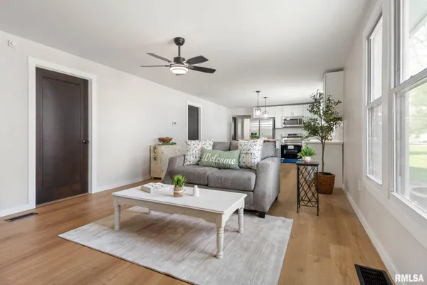 $190,000 | 503 West Reed Street, Benton, IL 62812