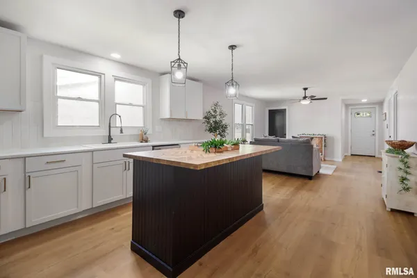 $190,000 | 503 West Reed Street, Benton, IL 62812