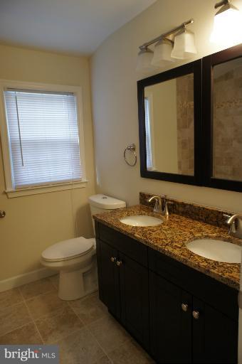 109 West Cameron Road Falls Church, VA 22046 - Photo 4 of 19 Interior (General)