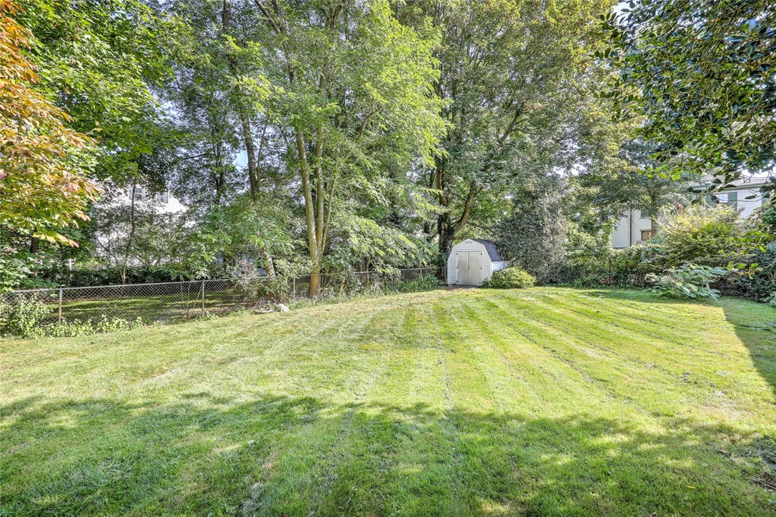 6 Central Street Bristol, RI 02809 - Photo 8 of 37