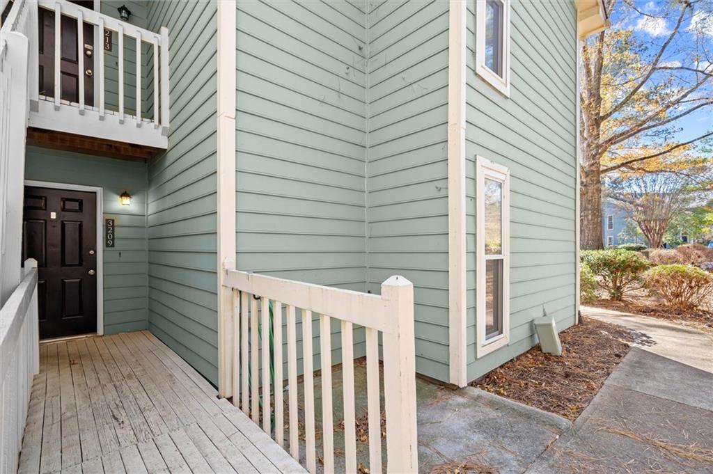 3209 Canyon Point Circle Roswell, GA 30076 - Photo 2 of 32