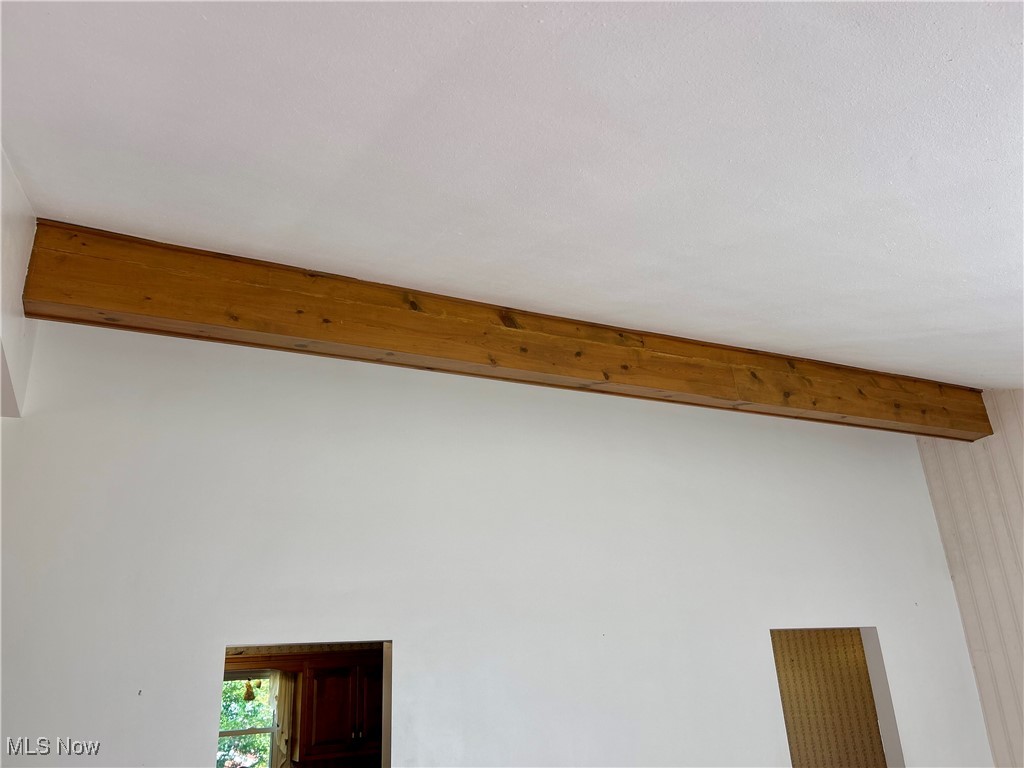 399 Abbyshire Road Green, OH 44319 - Photo 16 of 48 Detailed view of beam ceiling