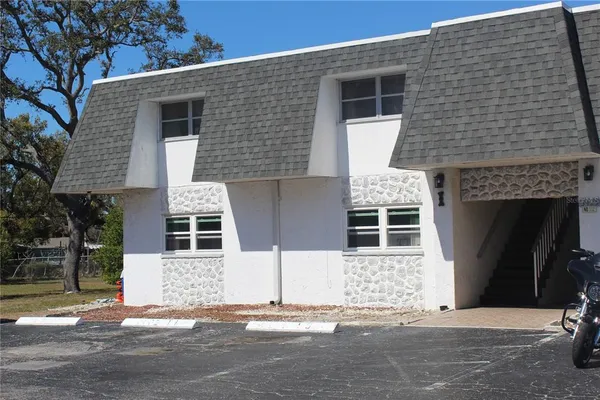 $99,900 | 3425 Tricon Lane, Unit 14, Holiday, FL 34691