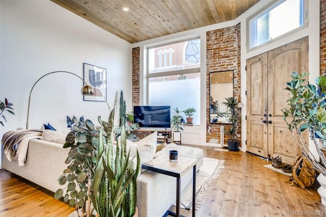 $935,000 | 701 West 6th Avenue, Denver, CO 80204