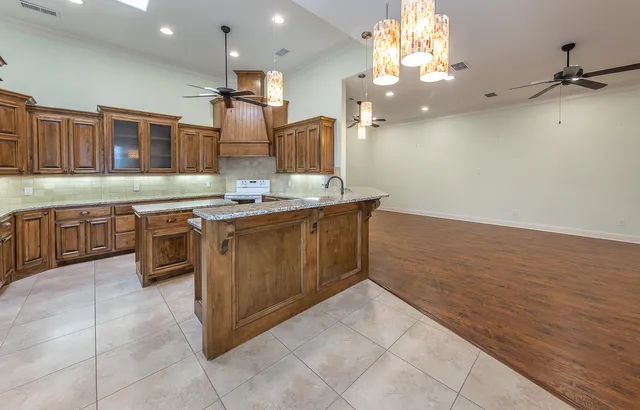 $315,000 | 8 Wilshire Boulevard, Lubbock, TX 79416