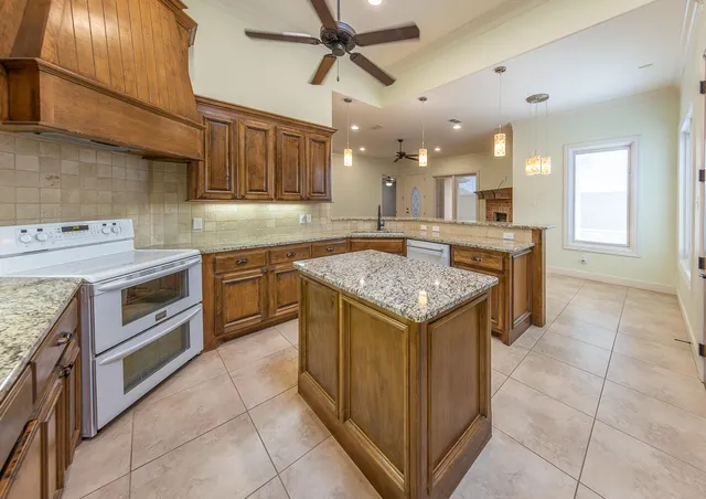 $315,000 | 8 Wilshire Boulevard, Lubbock, TX 79416