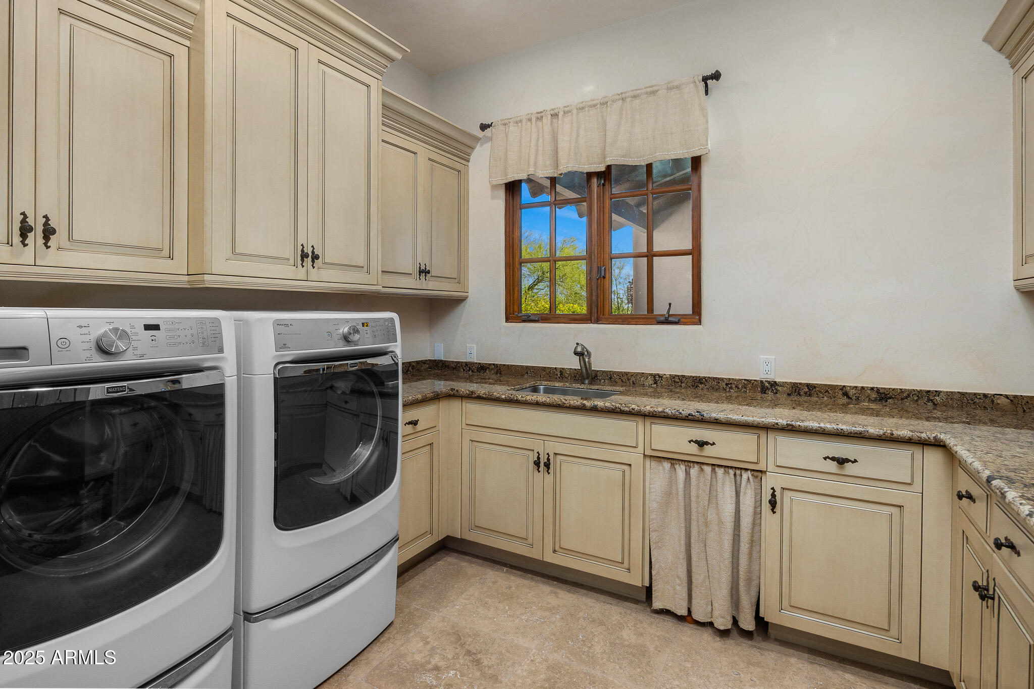 6000 North Palo Cristi Road Paradise Valley, AZ 85253 - Photo 31 of 62 30laundry