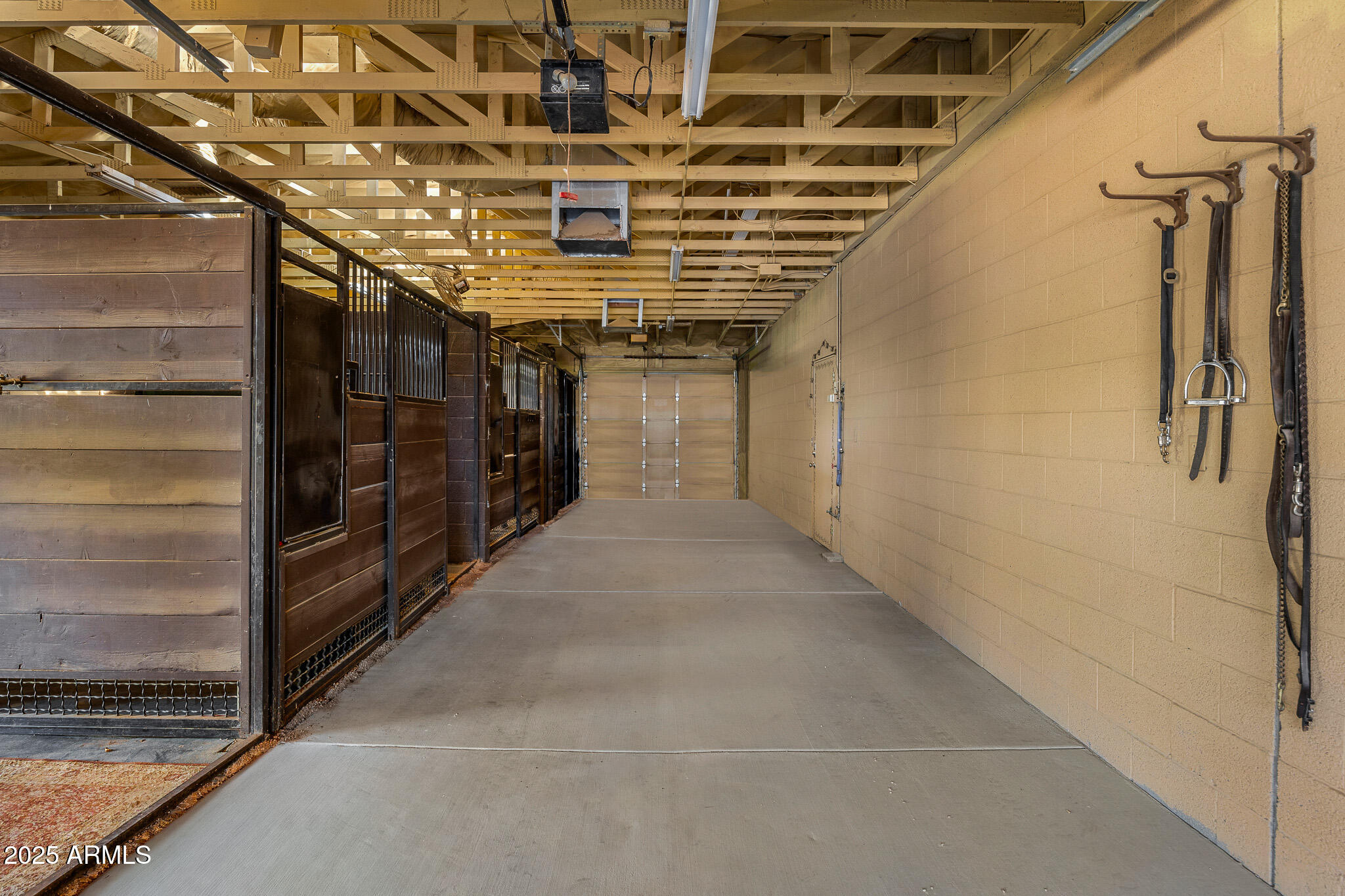 6000 North Palo Cristi Road Paradise Valley, AZ 85253 - Photo 40 of 62 39horse stables2